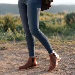 Nisolo Chelsea Leather Booties sz 9.5